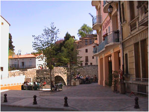 Place du march  Quillan (Aude)